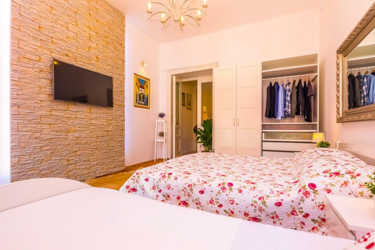 Conty Apartment Rijeka Eksteriør billede